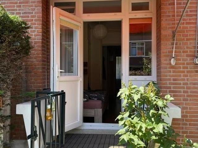 Appartement te huur in Bloemenbuurt, Zuid Holland