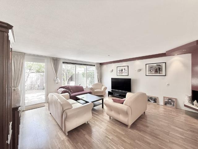 Appartement te huur in Diemen, Noord Holland