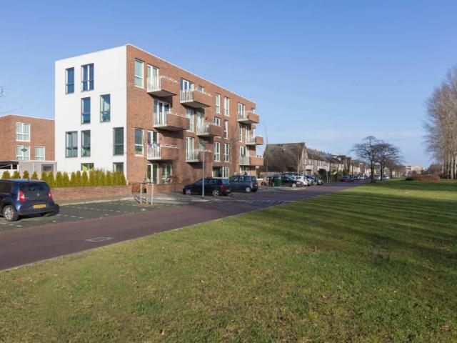 Appartement te huur in Huizen, Noord Holland