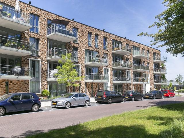 Appartement te huur in Duivendrecht, Noord Holland