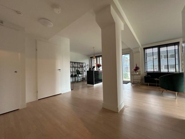 Appartement te huur in Olland, Zuid Holland