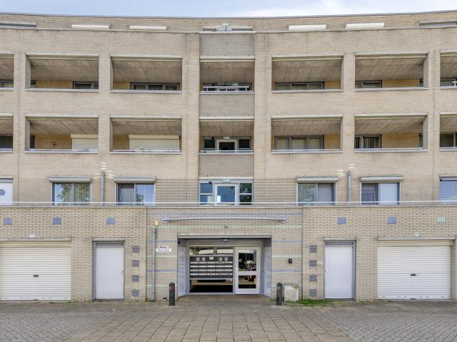 Appartement te huur in Velserbroek, Noord Holland
