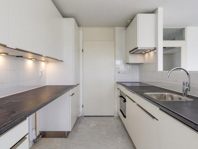 Appartement te huur in Velserbroek, Noord Holland