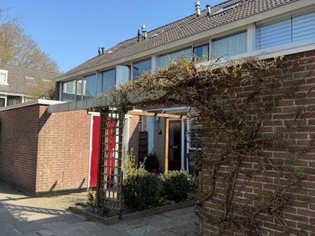 Appartement te huur in Puttershoek, Zuid Holland
