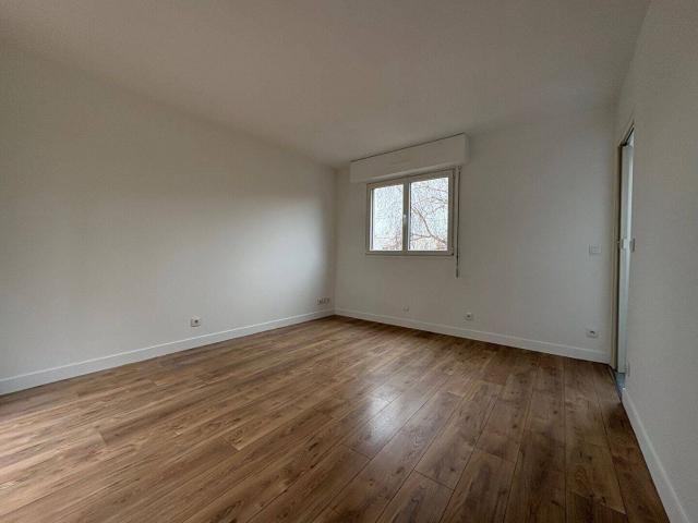 Studio location à Quartier Centre-Ville / Corentin Celton / Les Varennes, Issy-les-Moulineaux
