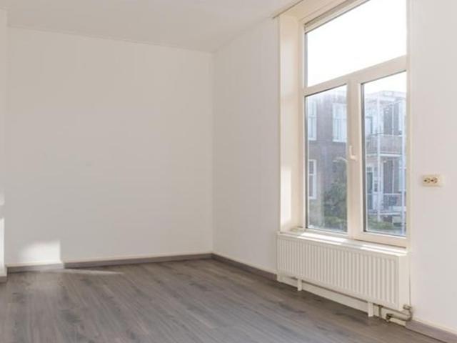 Appartement te huur in Bezuidenhout, Zuid Holland