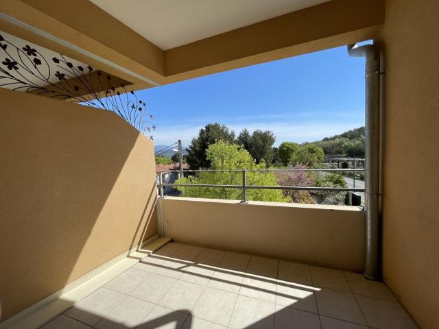 Appartement location à La Roque-d'Anthéron, Bouches-du-Rhône