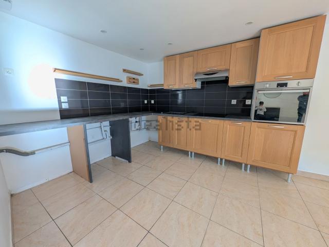 Appartement location à La Tour-d'Aigues, Vaucluse