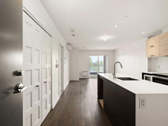 Apartment for rent in Laval-des-rapides, Quebec