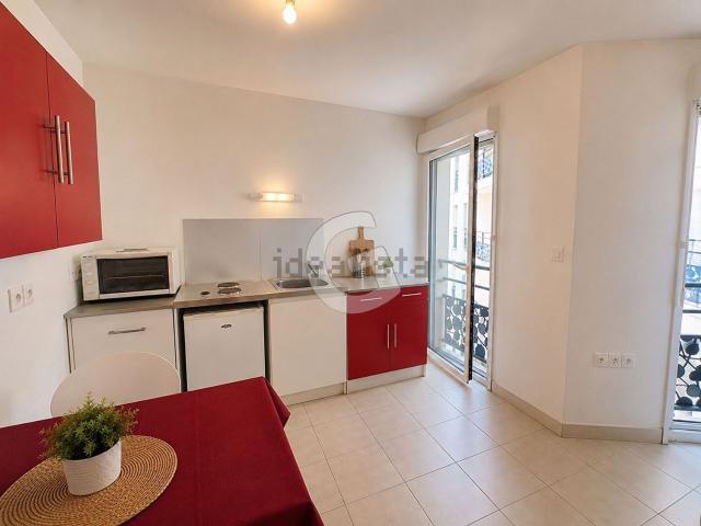 Appartement location à Commerces de la rue Travot, Les Sables-d'Olonne