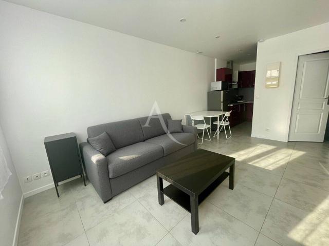 Studio location à Les Cendrières, Limours