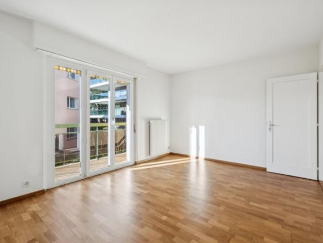 Wohnung kaufen in Pully, Waadt