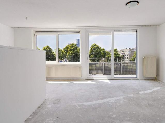 Appartement te huur in Velserbroek, Noord Holland