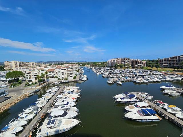 Appartement vente à Zone commerciale La Galerie - Géant Mandelieu, Mandelieu-la-Napoule