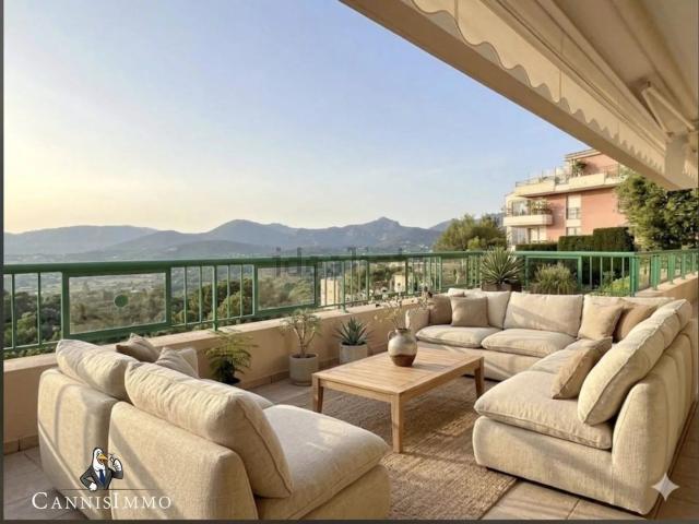 Appartement vente à Domaine du Grand Duc, Mandelieu-la-Napoule