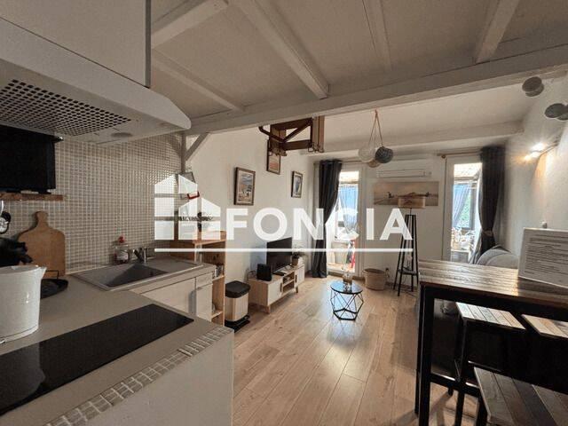 Studio location à Zone d'activités de la Route de Nîmes, Aigues-Mortes