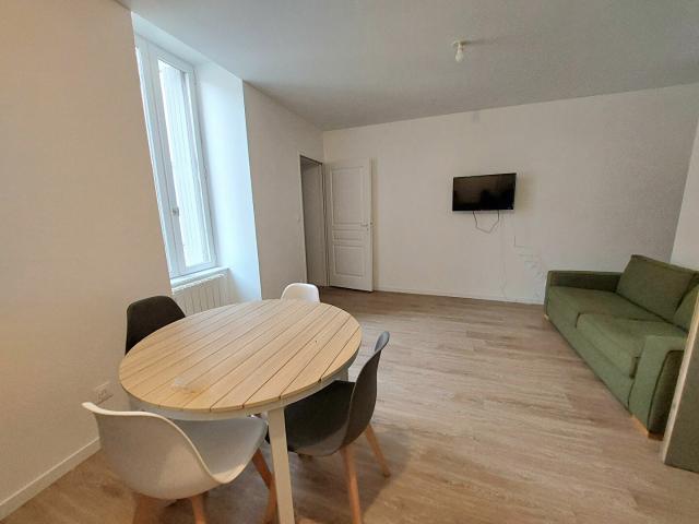 Appartement location à Saint-jean-d'angély, Faubourg Saint-Eutrope
