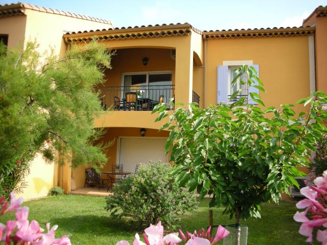 Appartement location à Le Village Camarguais, Arles