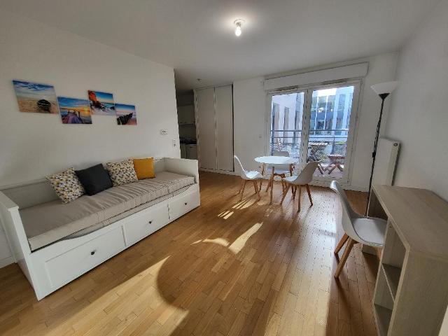 Studio location à Nanterre, La Garenne-colombes