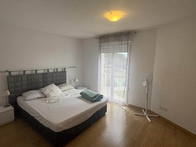 Appartement location à Arrondissement de Toulon, Signes