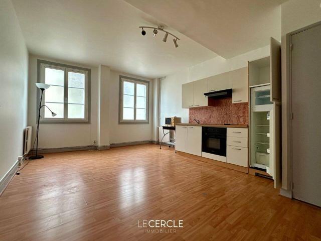 Studio location à Centre ville, Senlis