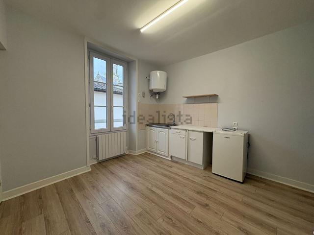 Appartement location à Mirebeau, Vienne