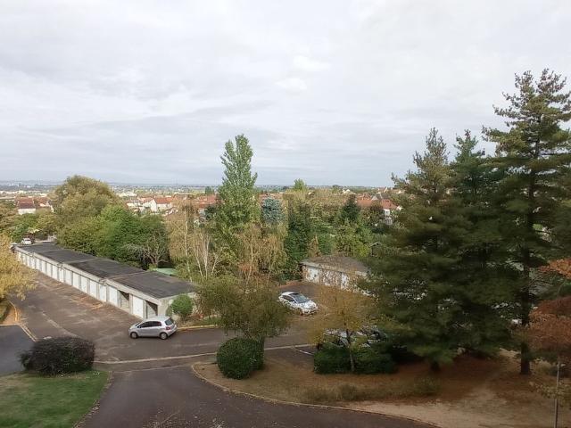 Appartement vente à Désertines, Allier