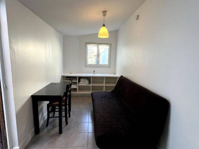 Studio location à Centre-ville, Montreuil