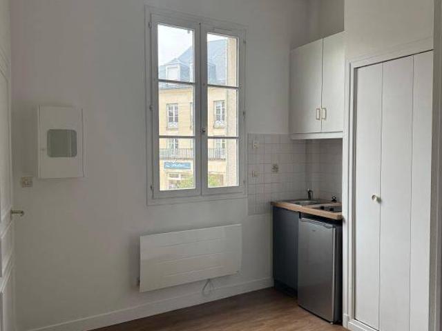 Studio location à Centre Ville, Compiègne