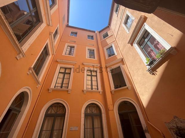 Appartement vente à Bourg, Narbonne