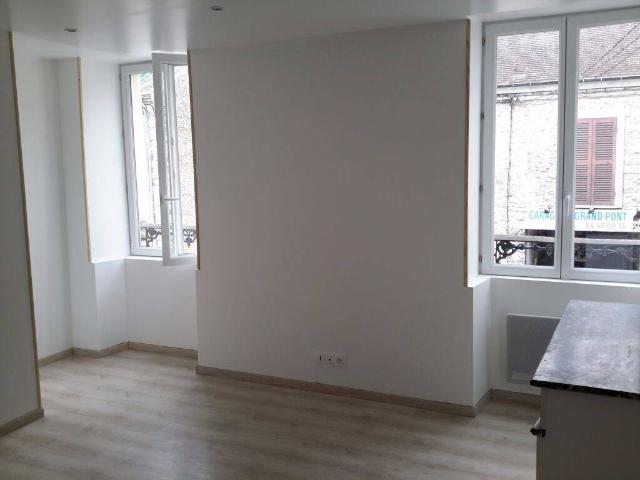 Studio location à Saint-Pierre-lès-Nemours, Seine-et-Marne