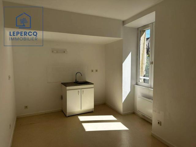 Studio location à Neuilly-Saint-Front, Aisne
