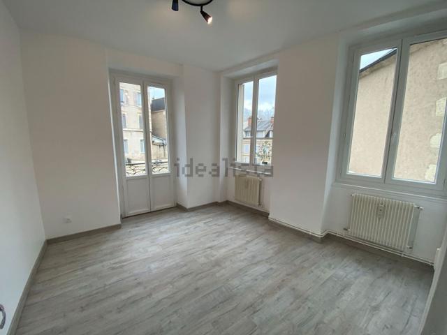 Appartement location à Cour St Sauveur, Nevers