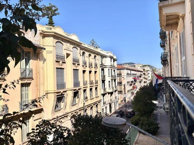 Appartement location à Carré d'Or, Nice