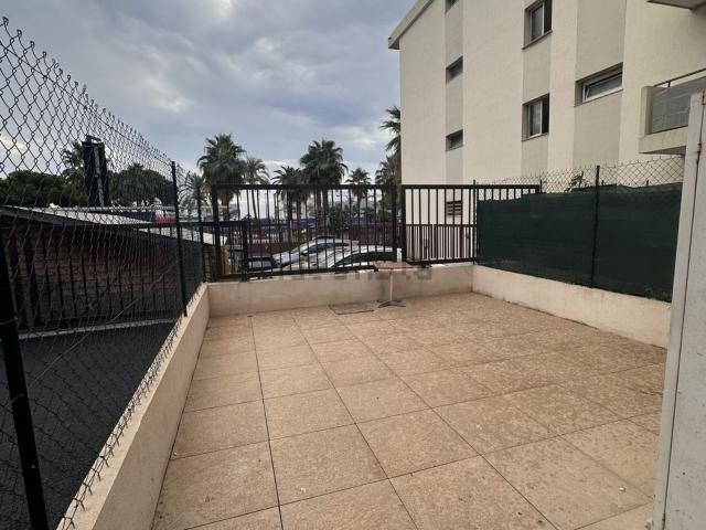 Appartement vente à Parc d'activités logistique St Isidore, Nice