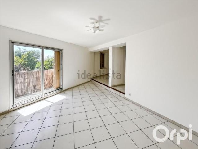 Appartement location à Les Arènes, Orange