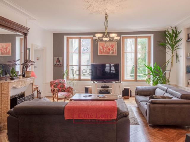 Appartement vente à Bourgogne Village, Orléans