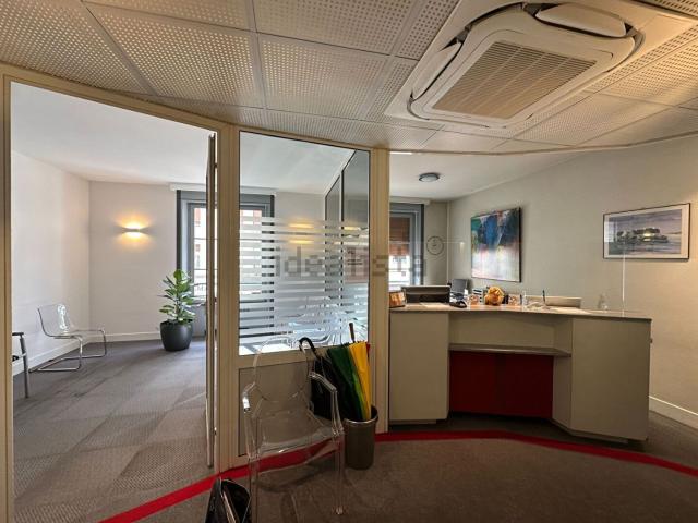 Appartement vente à Parking Place du Martroi, Orléans