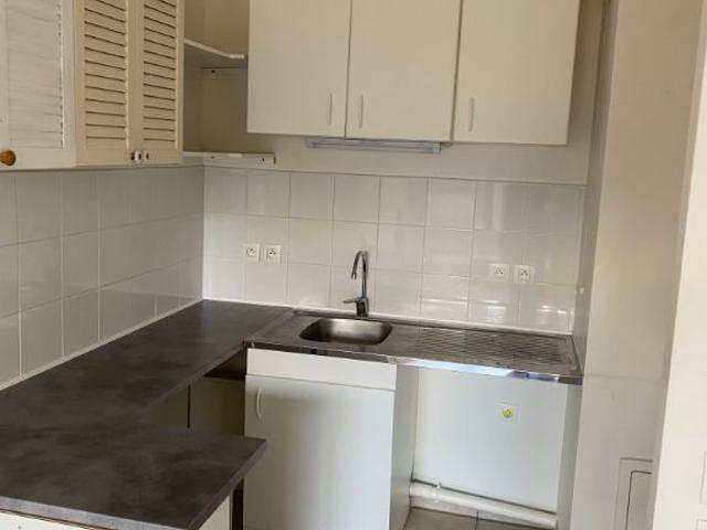 Appartement location à Le Village, Osny