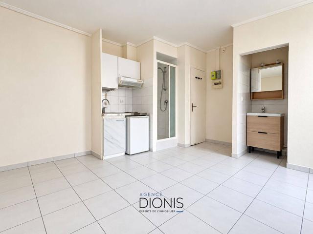 Studio location à Paris 19e Arrondissement, Paris