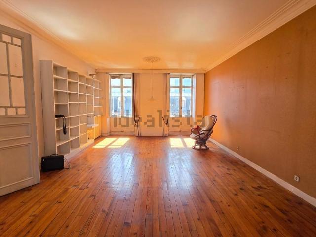 Appartement vente à Centre Ville, Pau