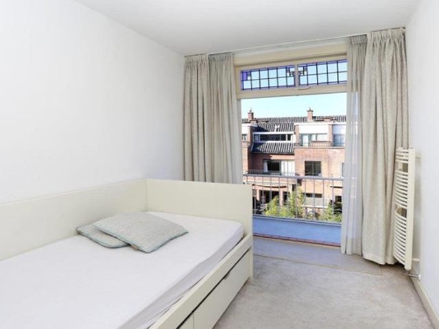 Appartement te huur in Benoordenhout, Zuid Holland