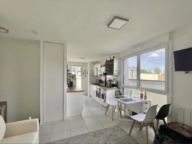 Appartement location à Sur les Vignes, Pont-de-Chéruy