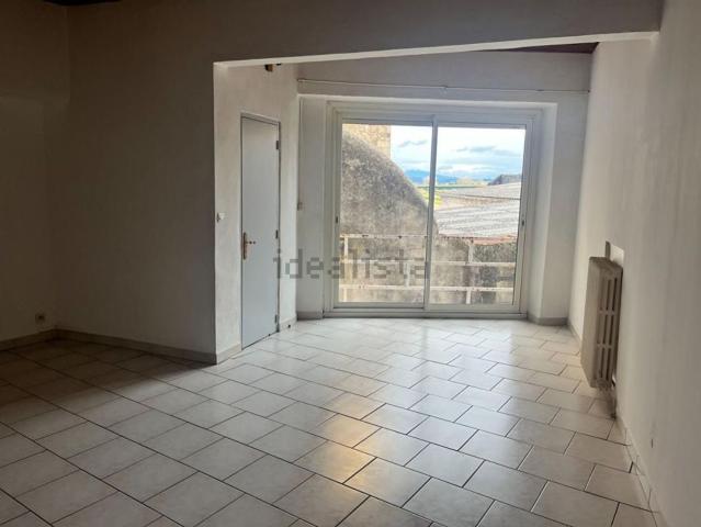 Appartement location à Pont-Saint-Esprit, Gard