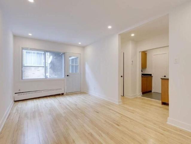 Apartment for rent in St. Leonard's, Quebec