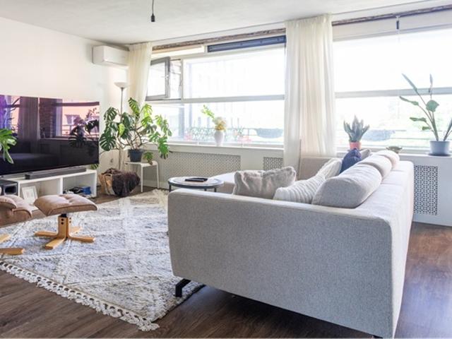 Appartement te huur in Laak, Zuid Holland
