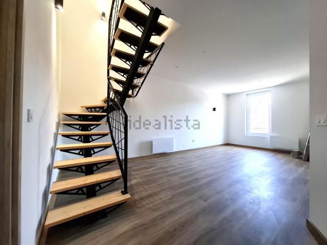 Appartement vente à La Thiolière, Saint-Cassin
