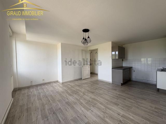 Appartement location à Saint-Denis-de-Cabanne, Loire