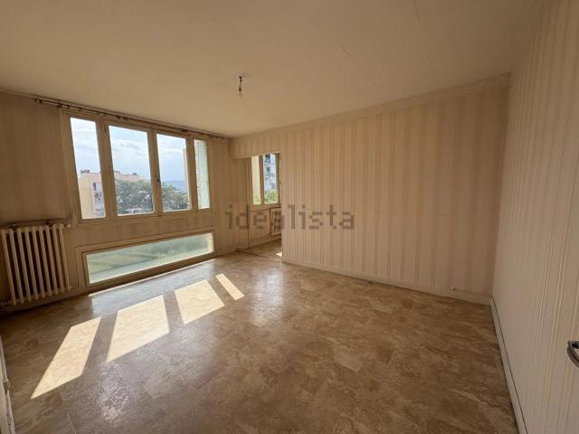 Appartement vente à Bergson, Saint-Étienne