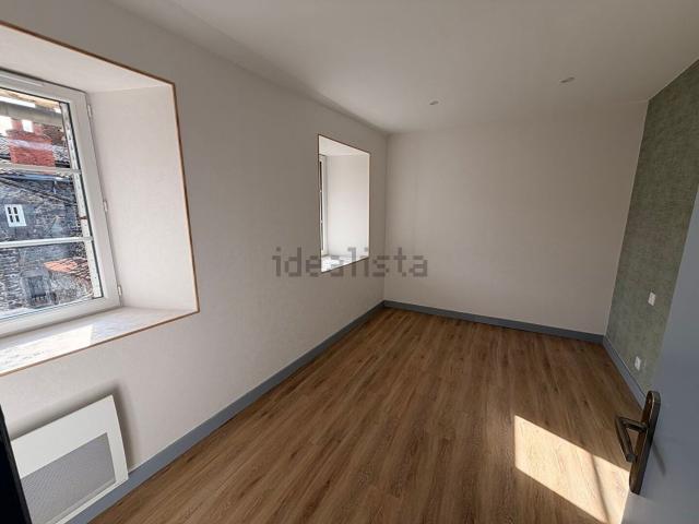 Appartement vente à Lotissement les Cèdres Bleus, Saint-Flour